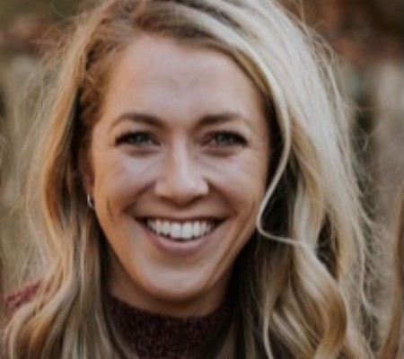 https://www.fusionacademy.com/wp-content/uploads/2019/02/stacy1.jpg