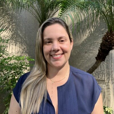 https://www.fusionacademy.com/wp-content/uploads/2019/09/Loretta-Marcucci-small.jpg