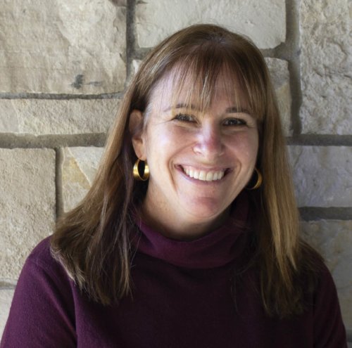 https://www.fusionacademy.com/wp-content/uploads/2020/11/Rachel-1-e1641839472370.jpg