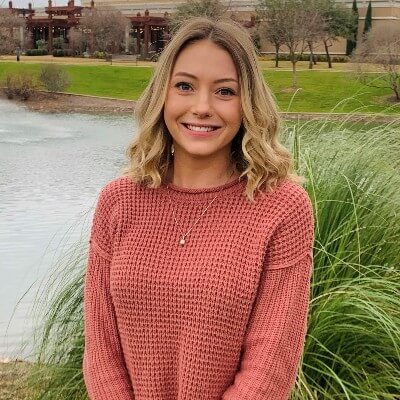 https://www.fusionacademy.com/wp-content/uploads/2020/12/Headshot-Square.jpg