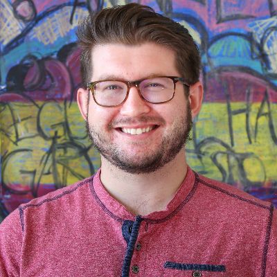 https://www.fusionacademy.com/wp-content/uploads/2021/06/StaffPortrait_IMG_4302-1.jpg