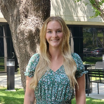 https://www.fusionacademy.com/wp-content/uploads/2021/09/Lauren-Cropped.jpg