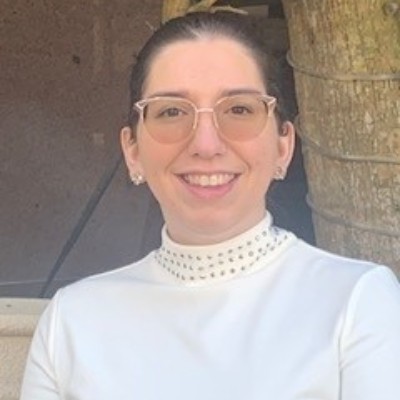 https://www.fusionacademy.com/wp-content/uploads/2021/10/Arellano-Emellyn-Pic-1-resized.jpg
