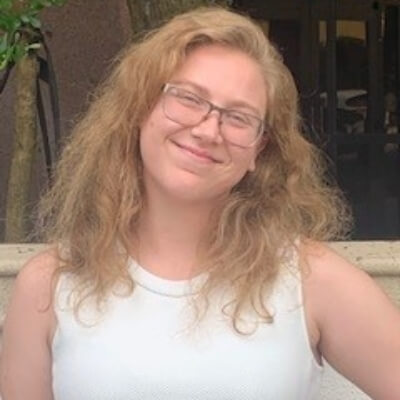 https://www.fusionacademy.com/wp-content/uploads/2021/10/Gough-Sarah-Web-Photo-2-Revised.jpg